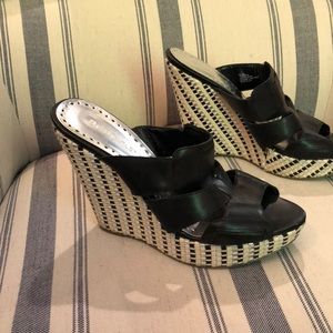 Bcbg super cute wedge